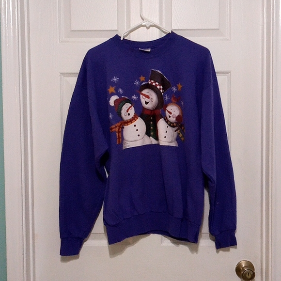 Chritsmas Sweatshirt - Picture 2 of 8